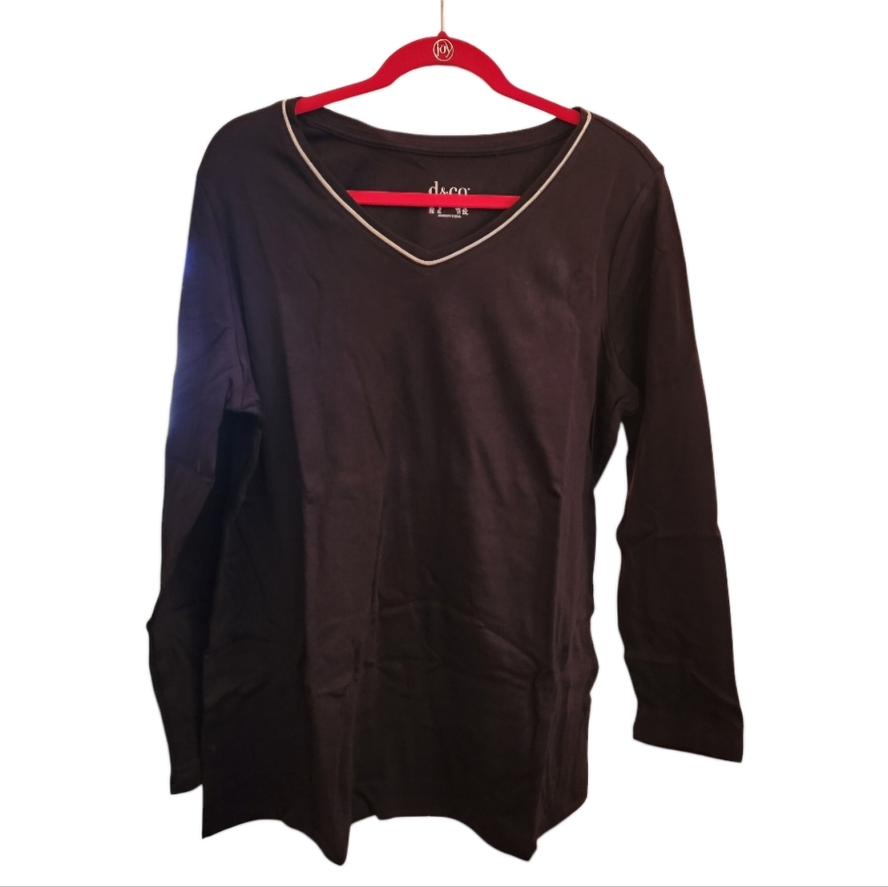NWOT d&co. Black Long Sleeve Co. With silver neck piping